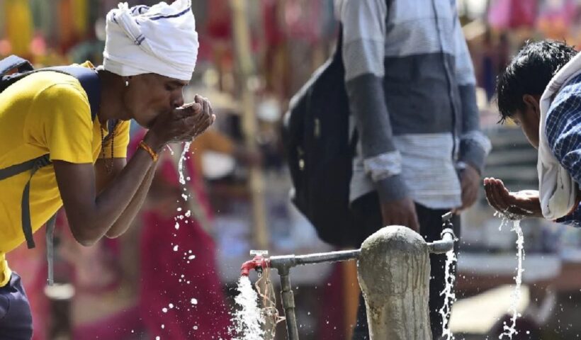 Severe heat wave wreaks havoc in UP, yellow alert for heat wave in 35 districts including Mathura, Chitrakoot, mercury crosses 44.3 degrees in Prayagraj